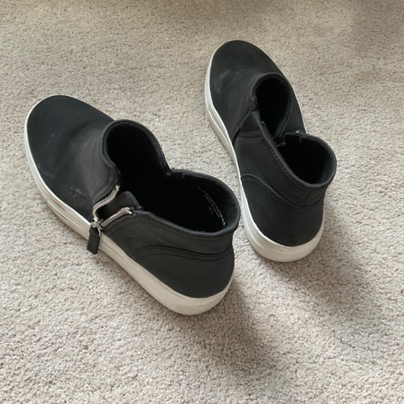 Black ankle boot - Picture 3 of 5